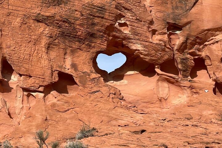 Private Valley of Fire Hiking and Sightseeing Tour from Las Vegas