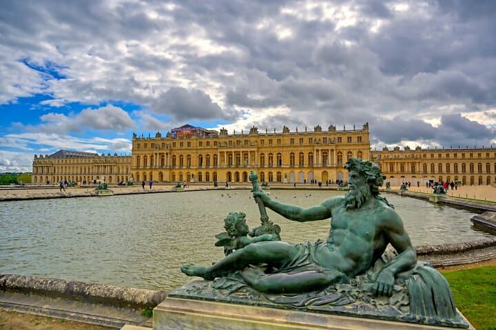 Private Versailles Tour: Palace, Trianons & Marie-Antoinette's Hamlet