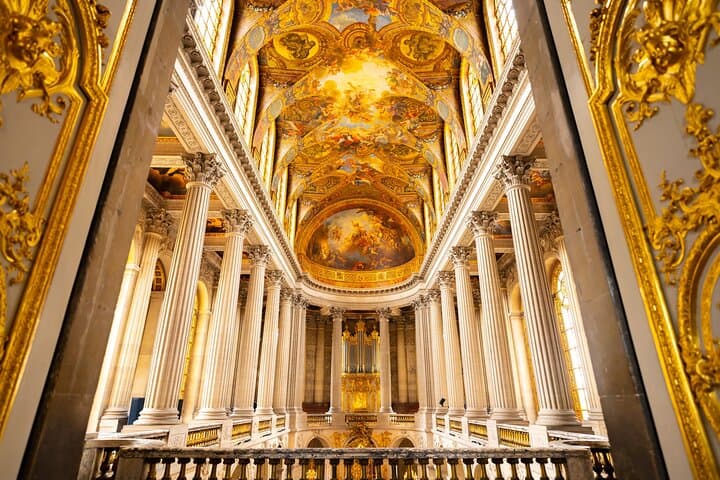 Private Versailles Tour: Palace, Trianons & Marie-Antoinette's Hamlet photo 3