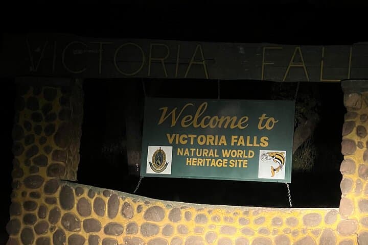 Guided Walking Tour to Victoria Falls (Zimbabwe) — 3-Hour Rainforest, Mist & Big Tree photo 4