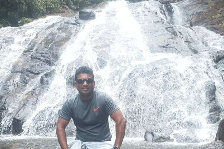 Ella Private Day Tour — Ravana Falls, Nine Arch Bridge & Little Adam's Peak photo 6