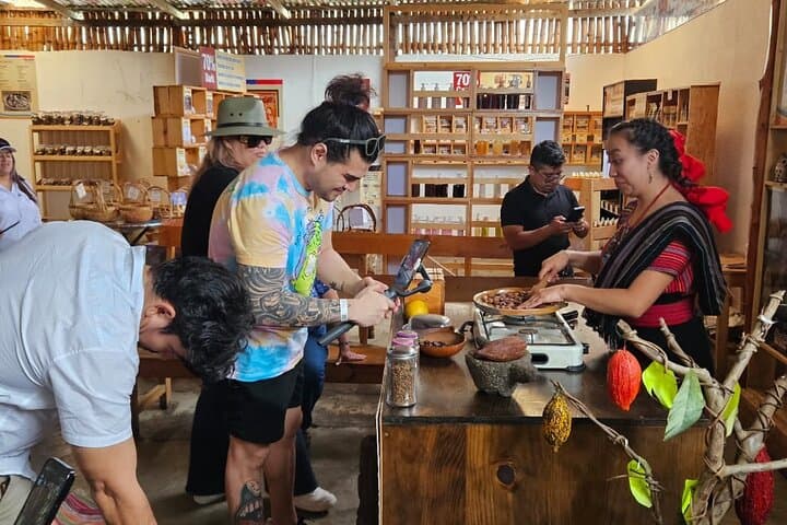 6-Day Guatemala Tour: Hobbitenango, Antigua & Lake Atitlan photo 4