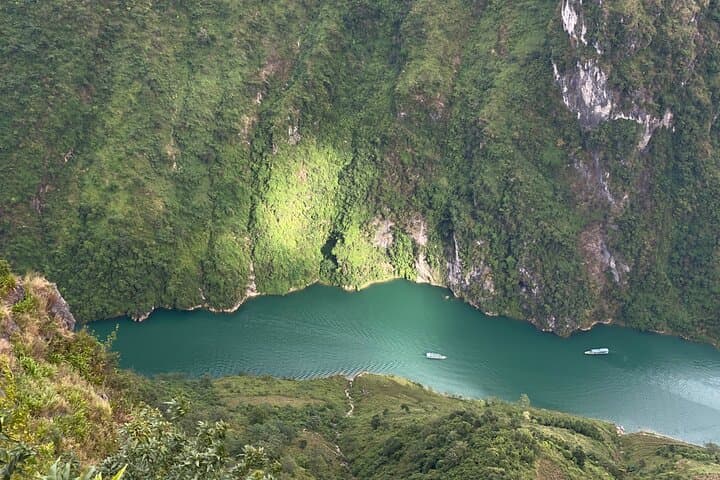 Ha Giang Loop 3-Day Adventure: Ma Pi Leng, H'mong King Palace & Du Gia Waterfall photo 2