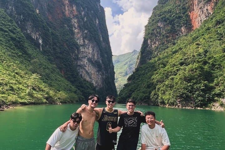 Ha Giang Loop 3-Day Adventure: Ma Pi Leng, H'mong King Palace & Du Gia Waterfall photo 5