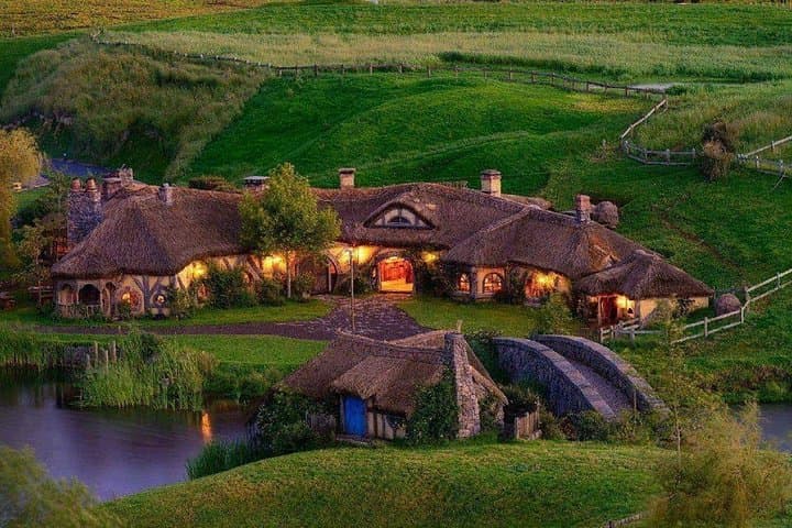 Hobbiton Movie Set Tour from Auckland: Full-Day Middle-earth Experience photo 2