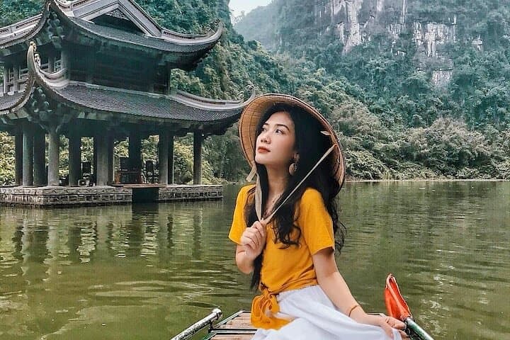 Ninh Binh Full-Day Trang An Boat Trip & Dragon Mountain (Mua Cave) photo 3