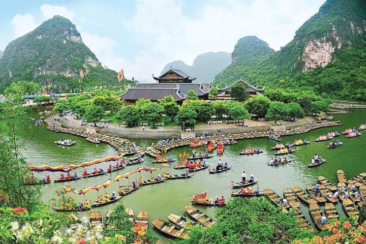 Ninh Binh Full-Day Trang An Boat Trip & Dragon Mountain (Mua Cave) photo 5