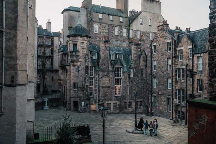 Edinburgh Old Town Ghost Walking Tour — Royal Mile Daytime Ghost Stories & Multi-Sensory Experience