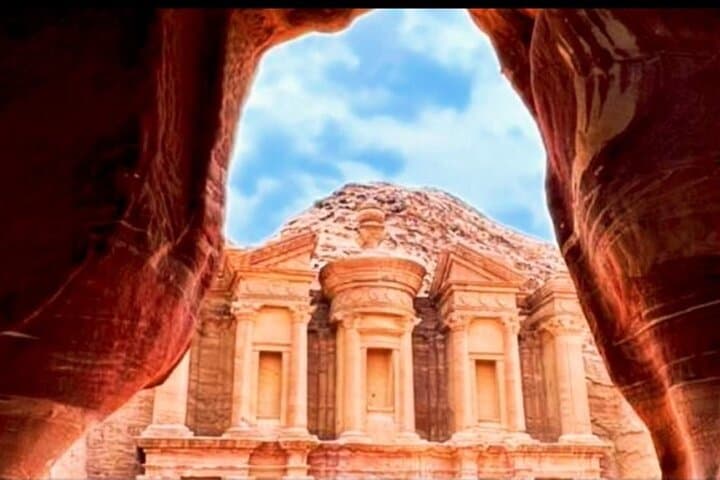 3-Day Private Jordan Tour: Amman, Petra, Wadi Rum and the Dead Sea photo 2