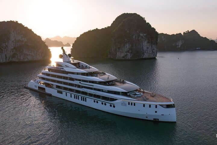 Halong Bay Overnight Luxury Cruise: 2-Day Lan Ha & Cat Ba Escape photo 4
