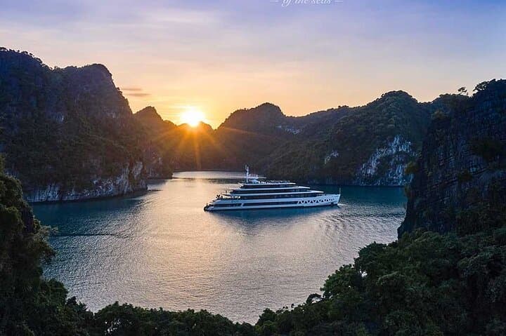 Halong Bay Overnight Luxury Cruise: 2-Day Lan Ha & Cat Ba Escape photo 2