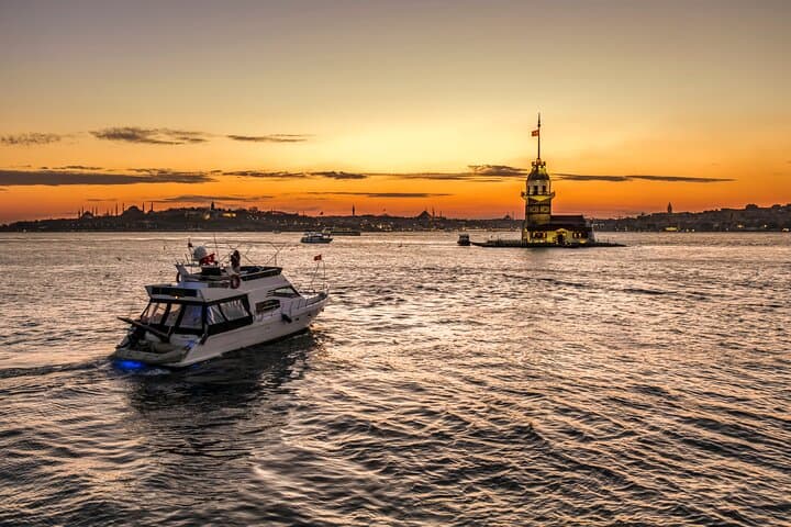 Bosphorus Sunset Yacht Cruise from Kabataş — Evening Cruise with Snacks in Istanbul photo 1