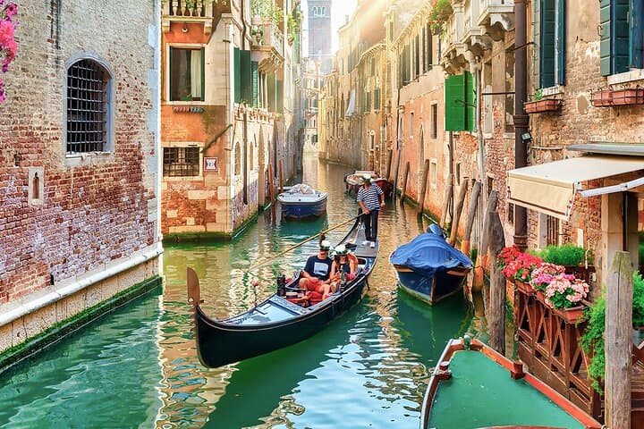 Private Gondola Ride on Venice's Grand Canal — 30-Minute Experience
