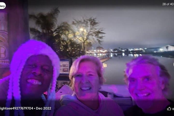 Pontoon Pub Crawl on Winter Haven's Chain of Lakes — Visit 5 Lakeside Pubs by Boat photo 2