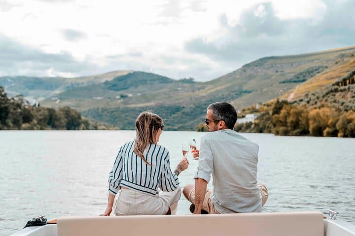 Douro Solar Boat in Pinhão: 1‑Hour Electric Wine Tasting Cruise photo 6