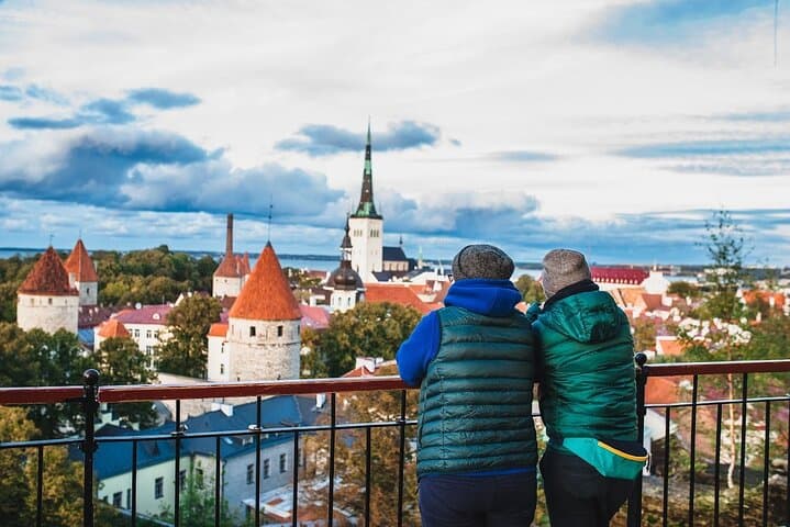 Tallinn Private Walking Tour: Medieval Old Town & Toompea Panoramas