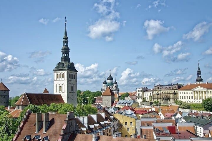 Tallinn Private Walking Tour: Medieval Old Town & Toompea Panoramas photo 4