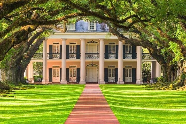 Oak Alley Plantation and New Orleans Culture Combo Tour — River Road Plantations & Urban History