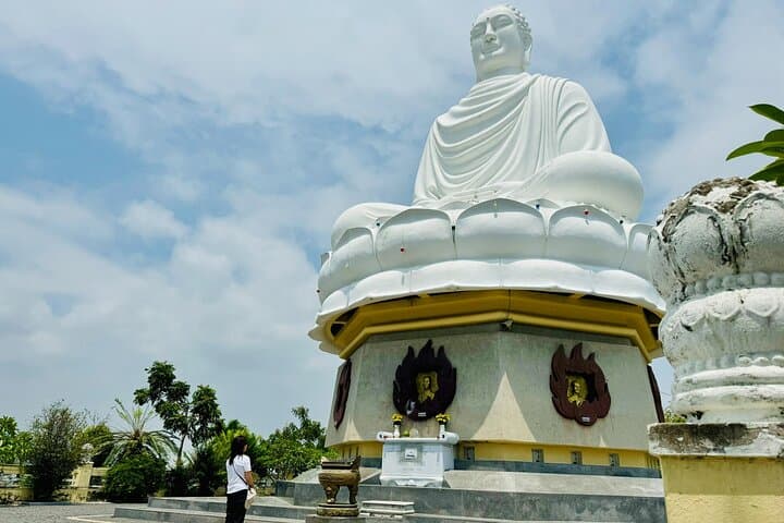 Nha Trang Premium City Tour: Hon Chong, Po Nagar & Long Son Pagoda with Traditional Lunch photo 4