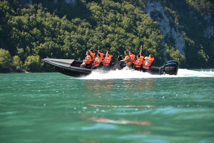 Belgrade Speedboat Tour — 30-Minute Private Ride on the Sava & Danube