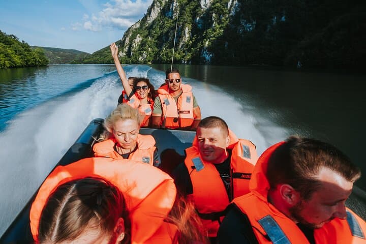 Belgrade Speedboat Tour — 30-Minute Private Ride on the Sava & Danube photo 6