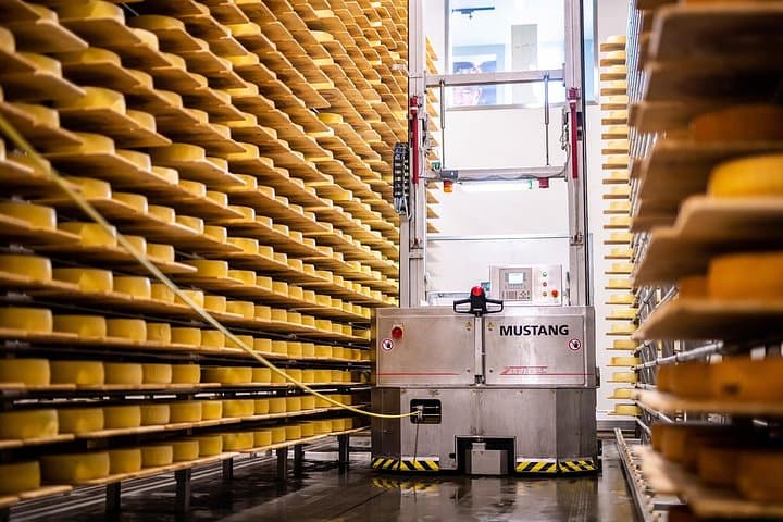 Zurich open-top bus, Chocolarium & Appenzell cheese factory day tour photo 6