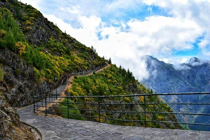 Nuns Valley and Cabo Girão: Madeira's Cliffside Panorama and Village Views photo 5