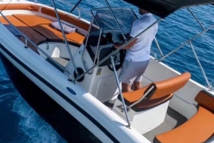 Zakynthos Private Boat Tour: Shipwreck Beach & Blue Caves Day Cruise photo 4