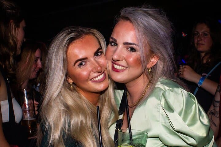 Stockholm Nightlife: Original Pub Crawl with Shots & VIP Club Access