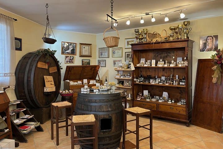 Truffle Hunting in San Miniato: Guided Dog-Led Walk & Tasting in Tuscany photo 4