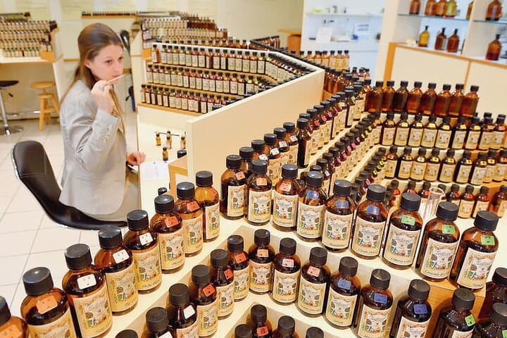 Grasse Perfume Workshop & Hilltop Villages — Tastes & Scents of the Azureen Hinterland photo 4