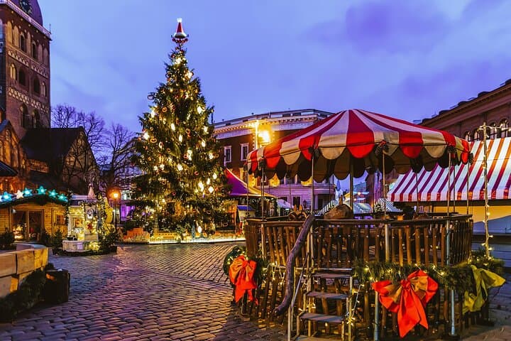 Private Christmas Walk in Berat: Mangalem, Holy Trinity & Festive Markets photo 2