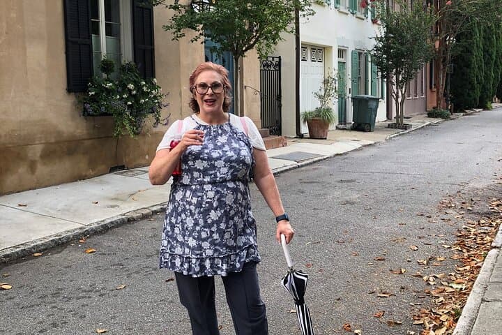 Walled City Spirits: Charleston Ghost Tour with a Local Guide photo 4