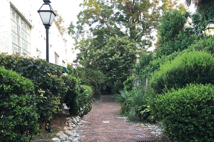 Walled City Spirits: Charleston Ghost Tour with a Local Guide photo 5