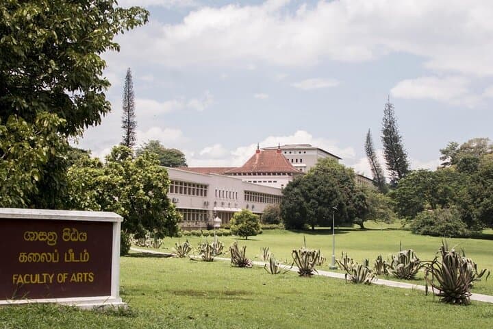 Half-Day Tuk-Tuk Tour of University of Peradeniya: Kandy Campus History, Nature & Culture photo 2