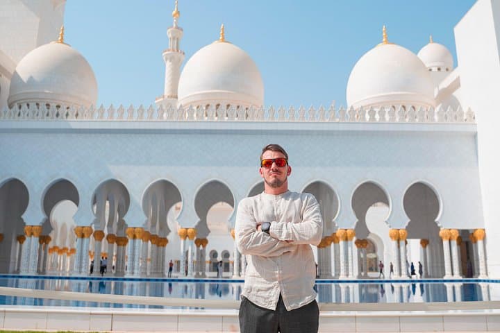 Abu Dhabi Grand Mosque, Qasr Al Watan & Etihad Towers Day Tour photo 4