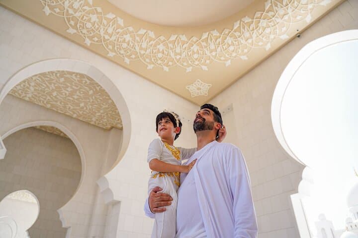 Abu Dhabi Day Tour from Dubai: Sheikh Zayed Mosque, Louvre & Corniche photo 4