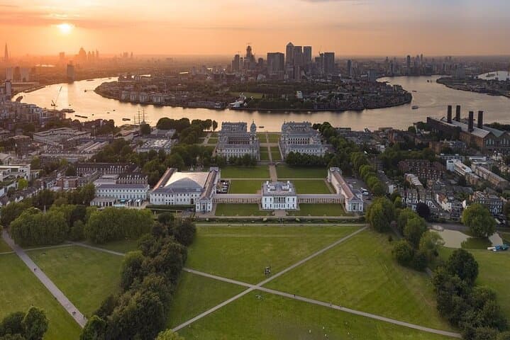 Greenwich Sights & Bites Guided Walking Tour with Full-Day Naval College Access photo 3