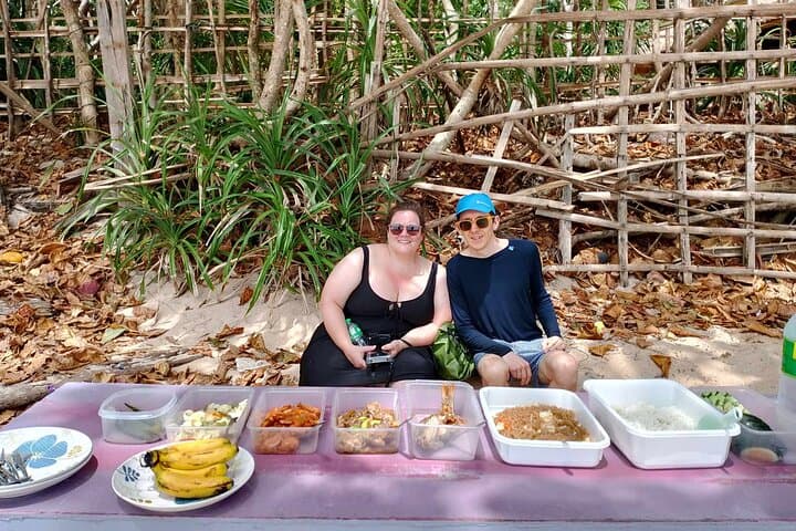 El Nido Highlights: Big Lagoon, Secret Beach & Helicopter Island Day Cruise with Lunch photo 3