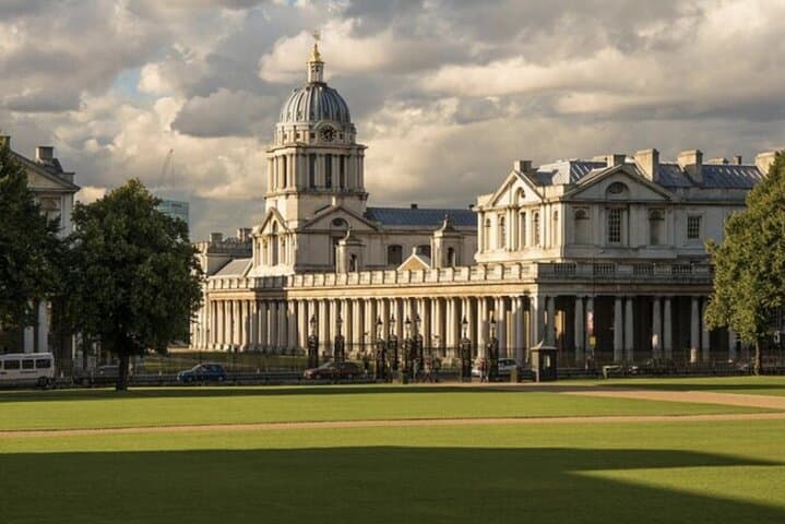 Greenwich Sights & Bites Guided Walking Tour with Full-Day Naval College Access