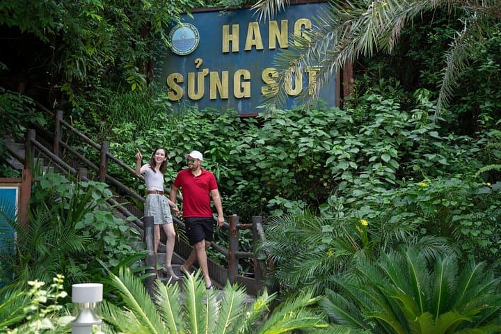 Halong Bay 7-Hour Luxury Cruise from Hanoi with Limousine Transfer photo 4