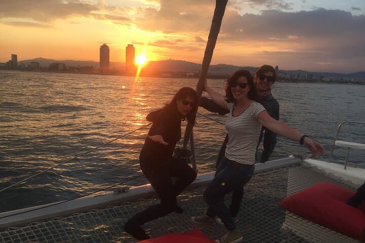 Sunset Sail in Barcelona: Premium Boat Cruise from Port Olímpic