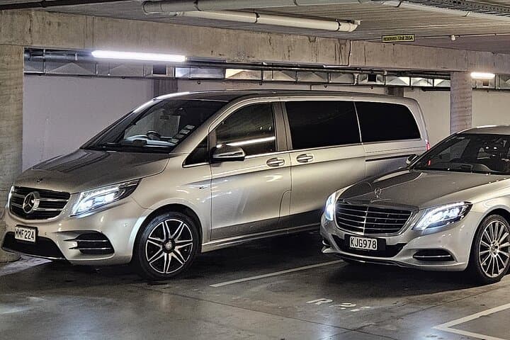 Auckland Airport Private Luxury Transfer to City Hotels — Chauffeured Comfort photo 5