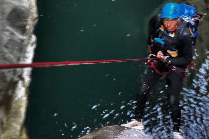 Two-Day Canyoneering in Canon del Infiernillo, Querétaro — Rappels, Turquoise Pools & Camping photo 4