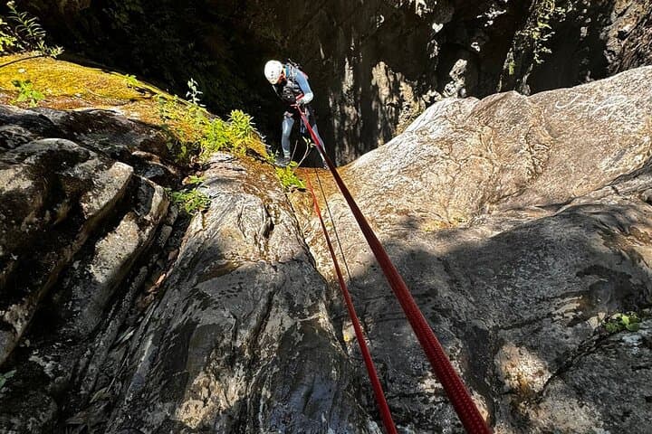 Two-Day Canyoneering in Canon del Infiernillo, Querétaro — Rappels, Turquoise Pools & Camping photo 6