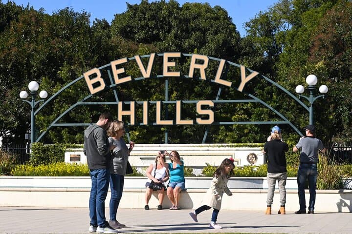 Private Hollywood Highlights Tour — Sustainable EV Ride to LA's Main Attractions photo 3