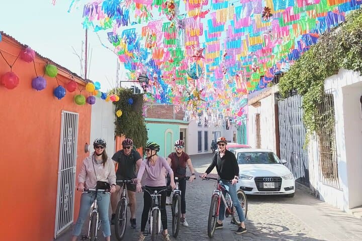 Oaxaca Urban Art Bicycle Tour: Ride Through Murals, Markets & History