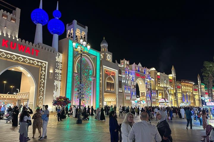 Dubai Miracle Garden & Global Village Day Tour with Hotel Pickup photo 4