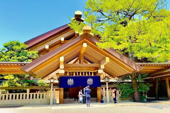 Custom Private Nagoya Tour with Hotel Transfer — Castle, Shrines & Gardens photo 4