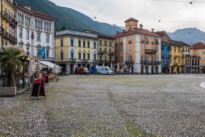 Locarno Scavenger Hunt: Self-Guided Walking Tour of Piazza Grande & Castello photo 2